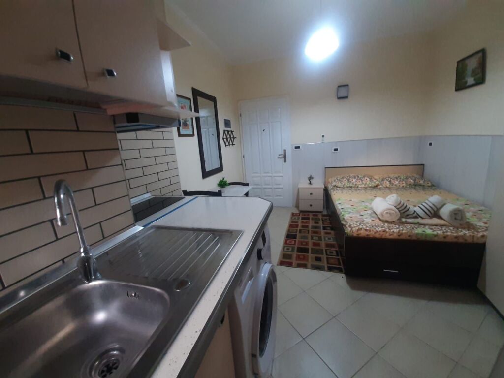 Jepet me qera Garsionere Tek 5 Maji  ID: 5245