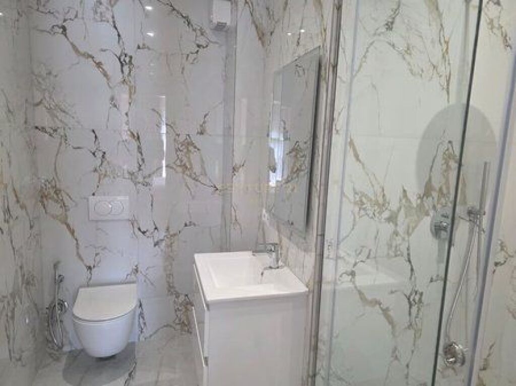Jepet me qira apartament 2+1+2 + post parkimi në Rrugën e Durrësit – Lokacion strategjik pranë qendrës së Tiranës