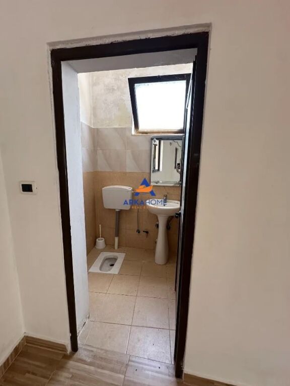 BUSINESS PREMISES FOR RENT 220M2 "IN BERZHITË" 1000 EURO