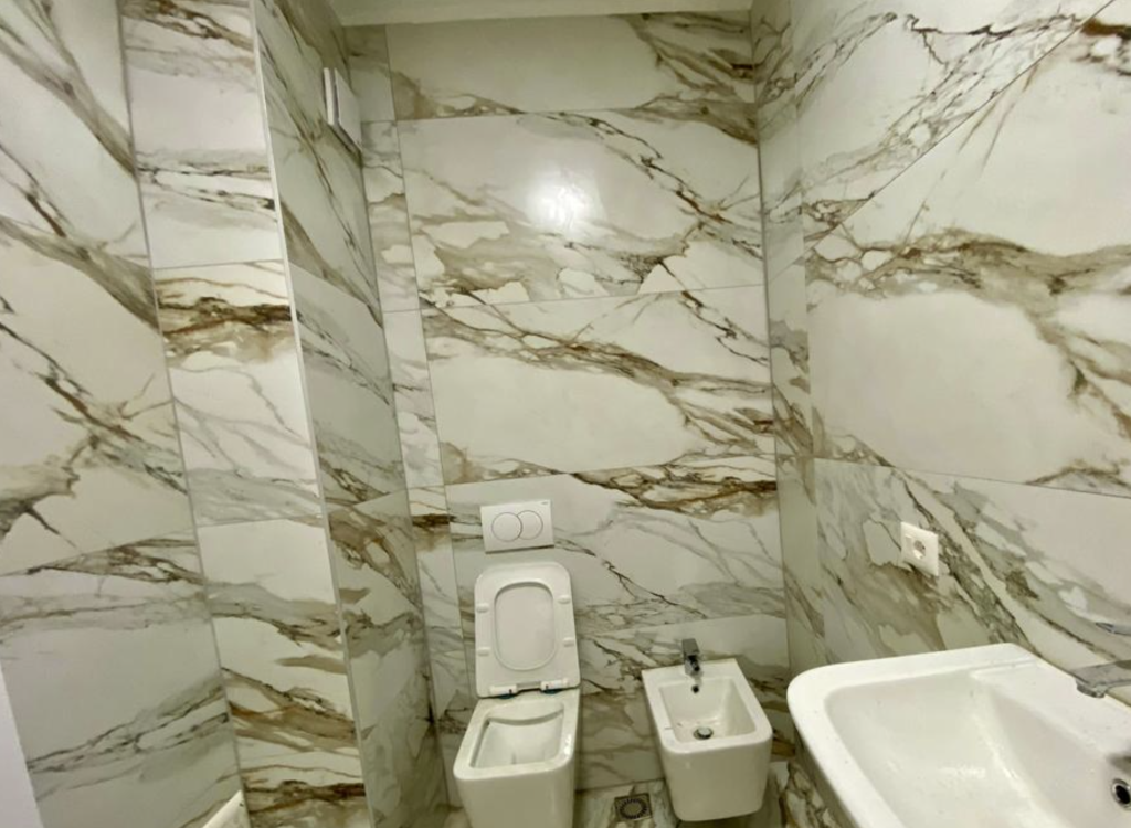 NDREGJONI BULEVARDI I RI JAPIM ME QIRA APARTAMENT 1+1+POST PARKIMI