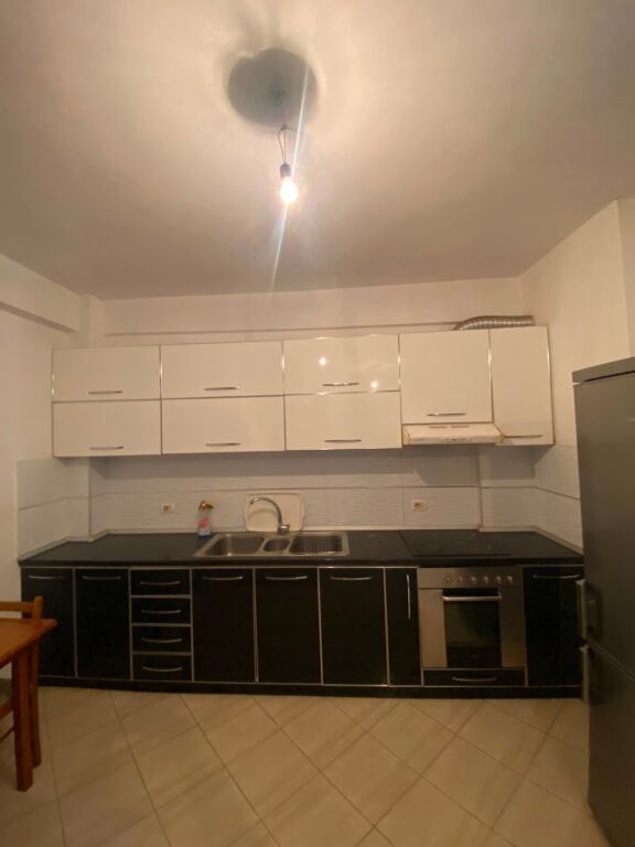 Affittasi appartamento 1+1 a Yzberisht