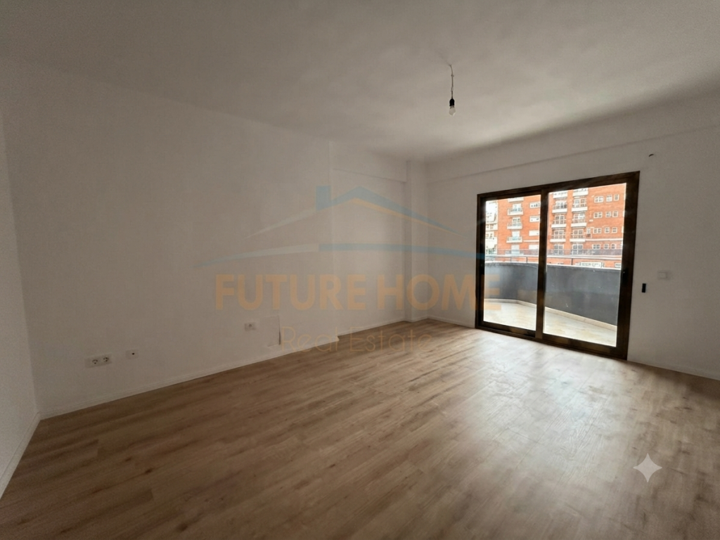 Qera, Apartament 2+1+Post parkimi, Unaza e Re