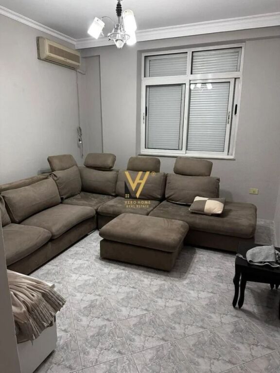 JEPET APARTAMENT 3+1+2+BLK ME QERA TE BLLOKU I VILAVE SELITE 900 EURO