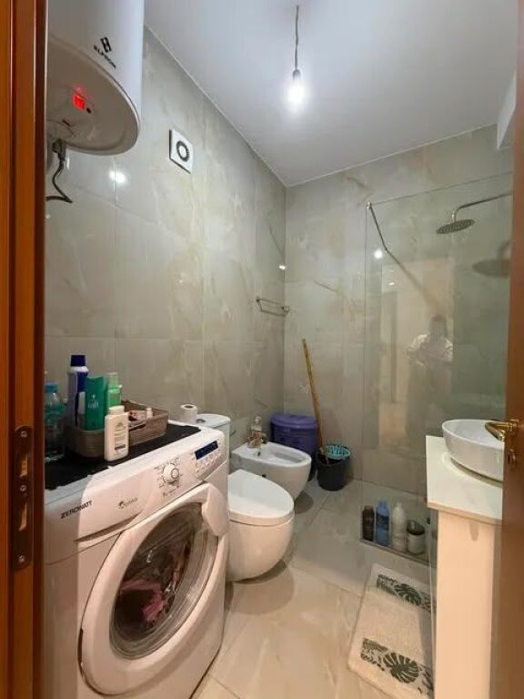 QERA APARTAMENT 1+1+Parkim Bulevardi Kasharit