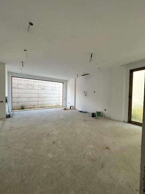 PREMIUM 3-story villa for sale – Near TEG !