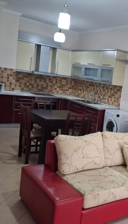 Apartament me qera 1+1 Ish Tregu Elektrik