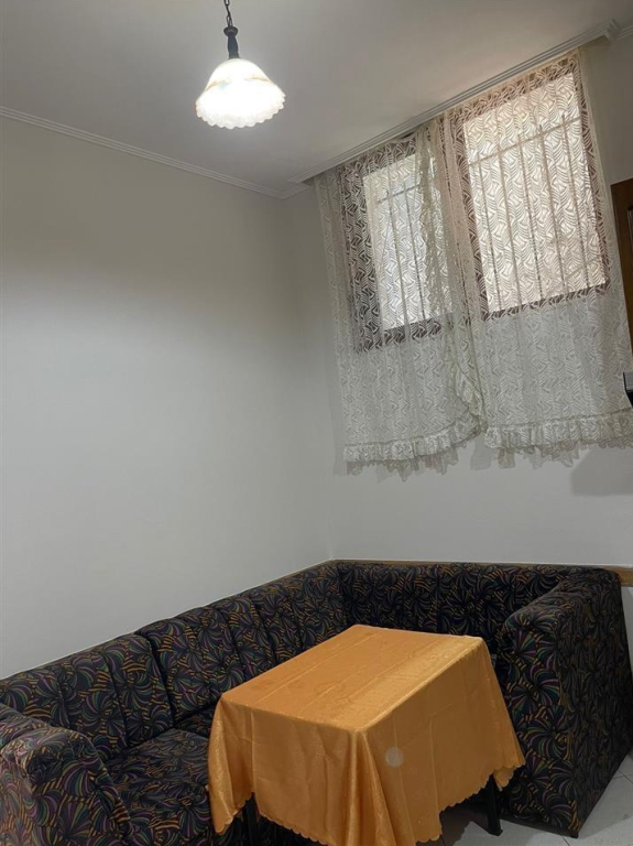 Affitto | Apartament 1 + 1 | Rruga Fuat Toptani | 300 €/mese