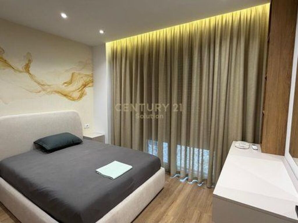 APARTAMENT 2+1+2 + PARKING PER QIRA !