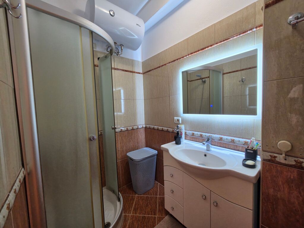 AFFITTASI 1+1 A SQUARE 21