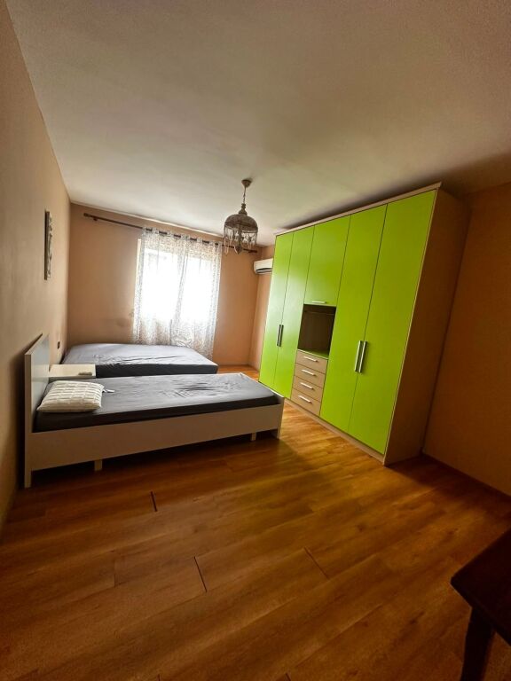 Appartamento 2+1 in affitto a Brryli / dietro la scuola Andon Zako Cajupi