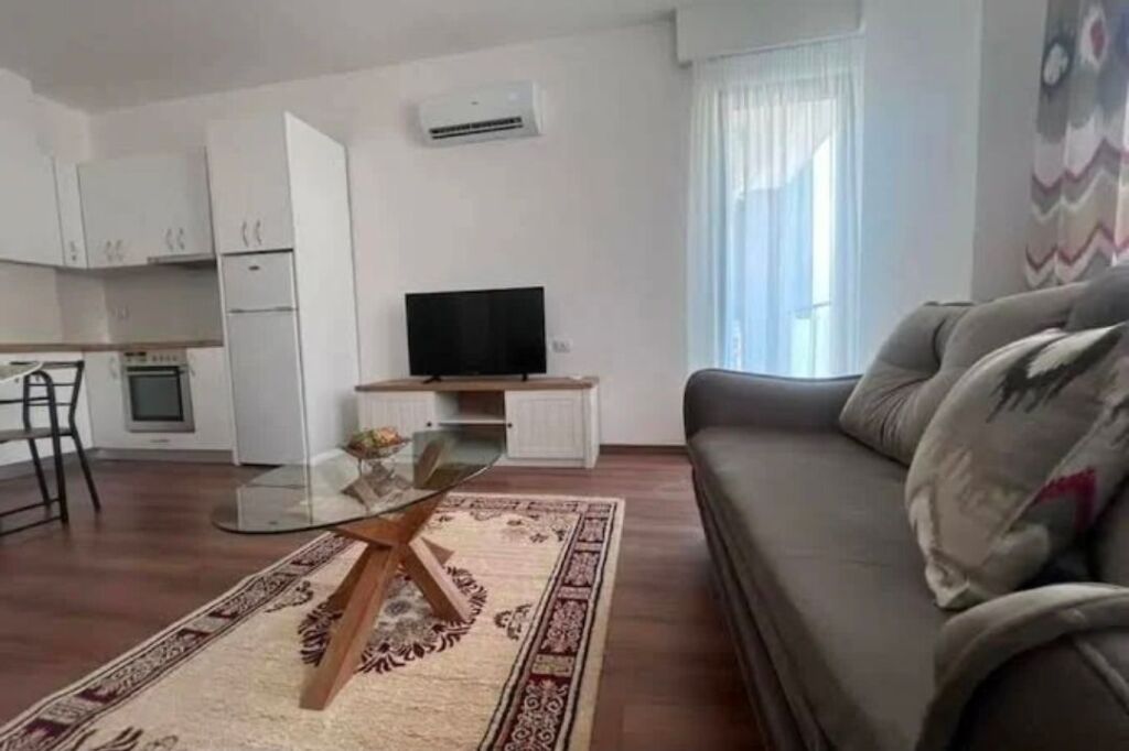 🏡 Apartment 1+1 for rent  📍 Former Train Station, opposite Quatrum Residence💰 Price: 55,000 lek/month