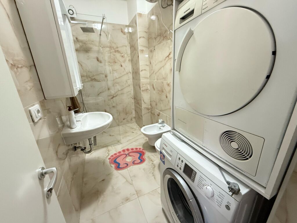 🏡 Appartamento 1+1 in affitto  📍 Ex Stazione Ferroviaria, di fronte a Quatrum Residence   💰 Prezzo: 55.000 lek/mese