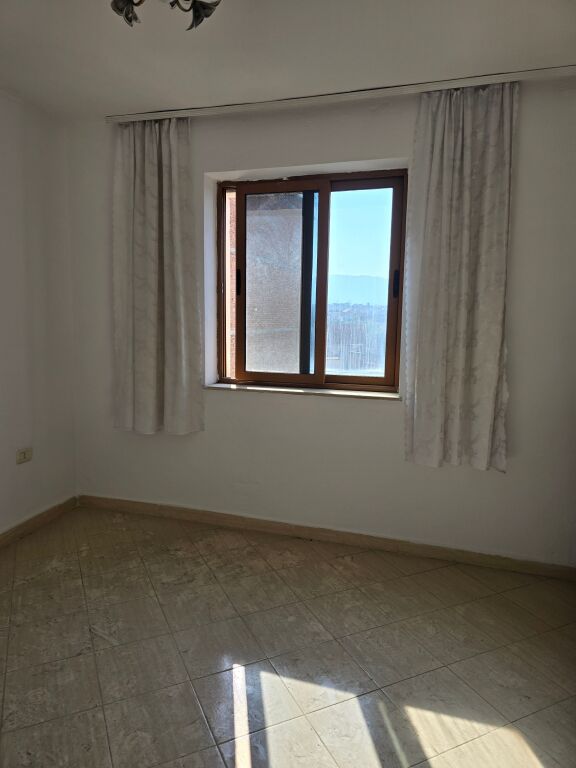 TIRANA! APPARTAMENTO 1+1 IN VENDITA NELL'ISTITUTO AGRICOLO!