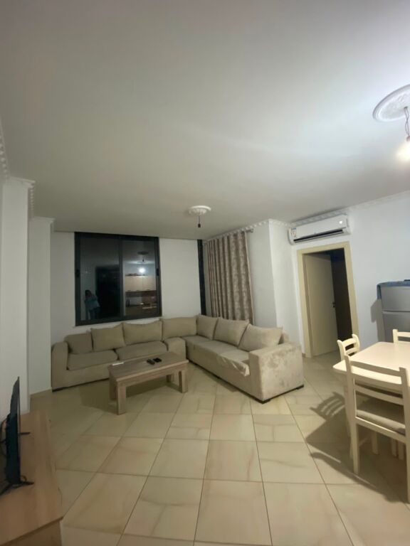 Jepet me qira apartament 2+1+Post Parkimi ne Astir