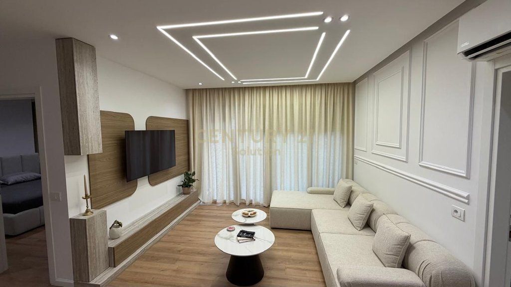 APARTAMENT 2+1+2+🅿️arking 📍PRANE KLANIT ! 860 € /Muaj 80,000 Lekë /Muaj