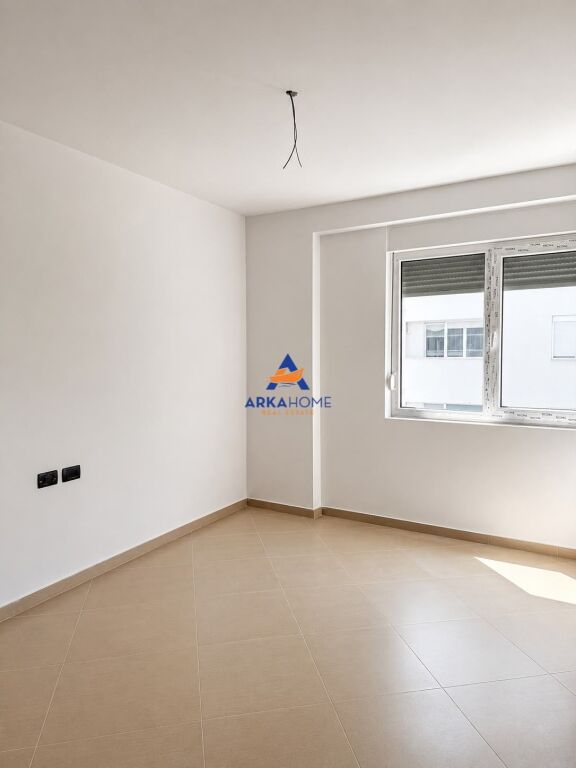 OCCASIONE!! APPARTAMENTO 2+1+BALCONE IN VENDITA "VICINO TWIN TOWERS HOTEL, SHENGJIN" 12000000 LEKE