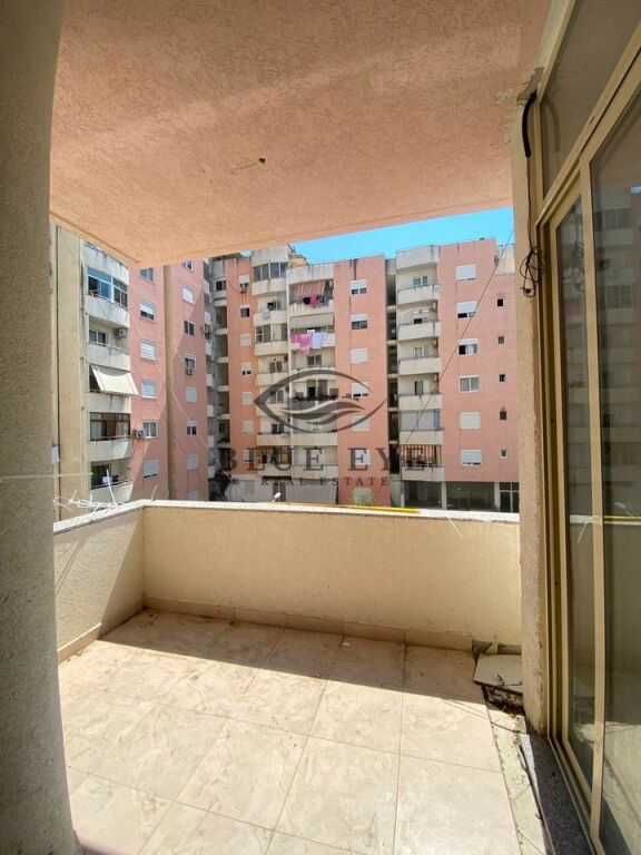 Shitet Apartament 1+1 në Zonën e Plazhit – Korali, Durrës