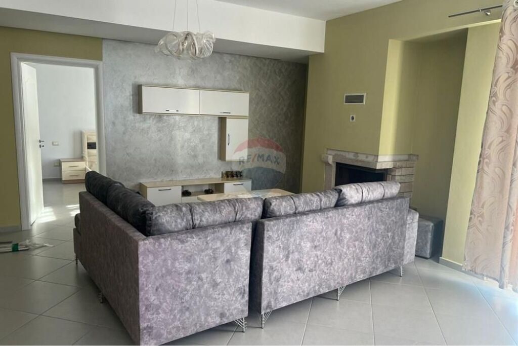 Apartment 2+1+2 for rent at Vilat Gjermane