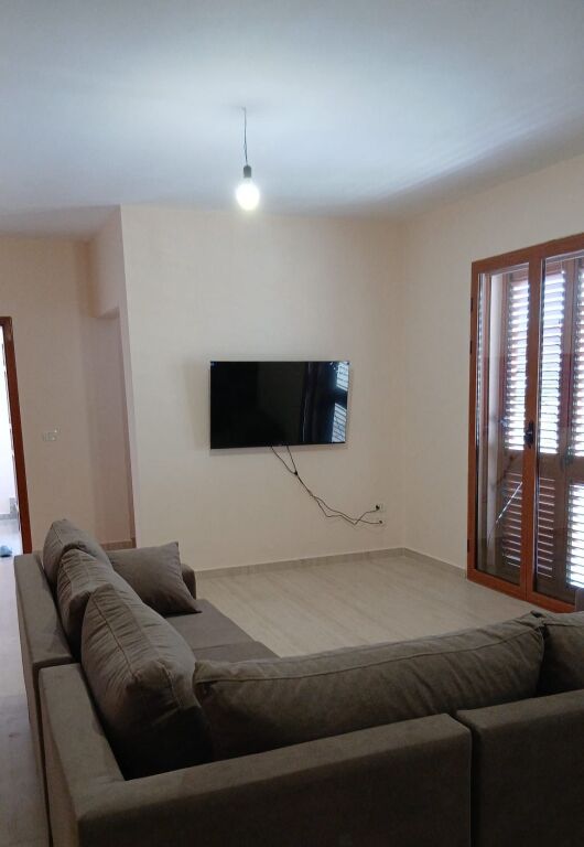 Affitto | Shtëpi private 2 + 1 | Laprakë | 500 €/mese