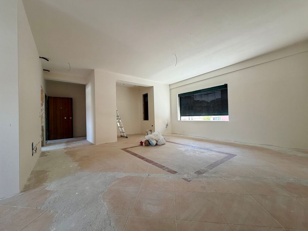 SHITET apartament 3+1 tek Universiteti "Marin Barleti", Selitë