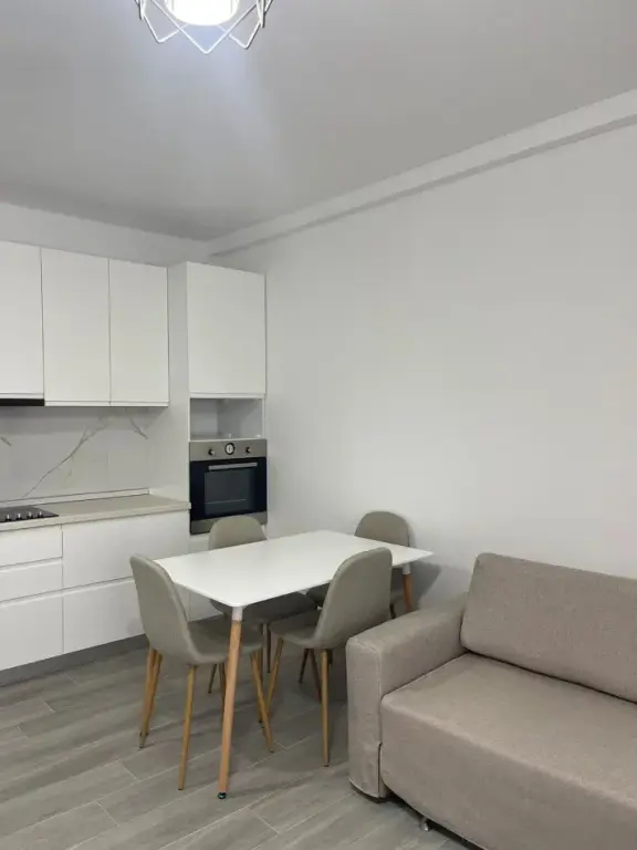 Rent | Apartament 3 + 1 | Rruga 5 Maji | 500 €/month