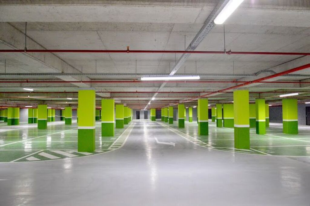 5 parking spaces for rent at The Green Nest!