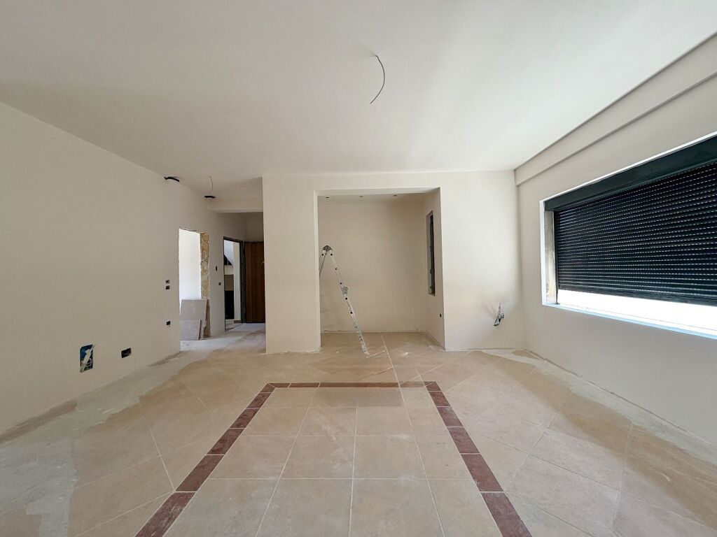 SHITET apartament 3+1 tek Universiteti "Marin Barleti", Selitë