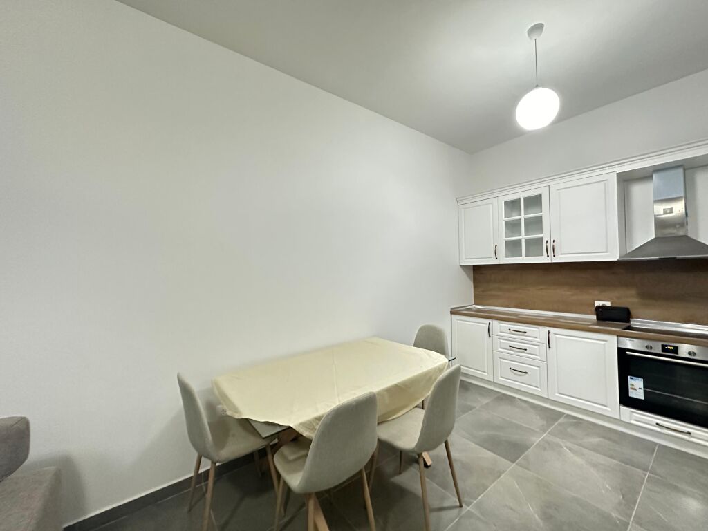 Appartamento 1+1 in affitto a Square 21