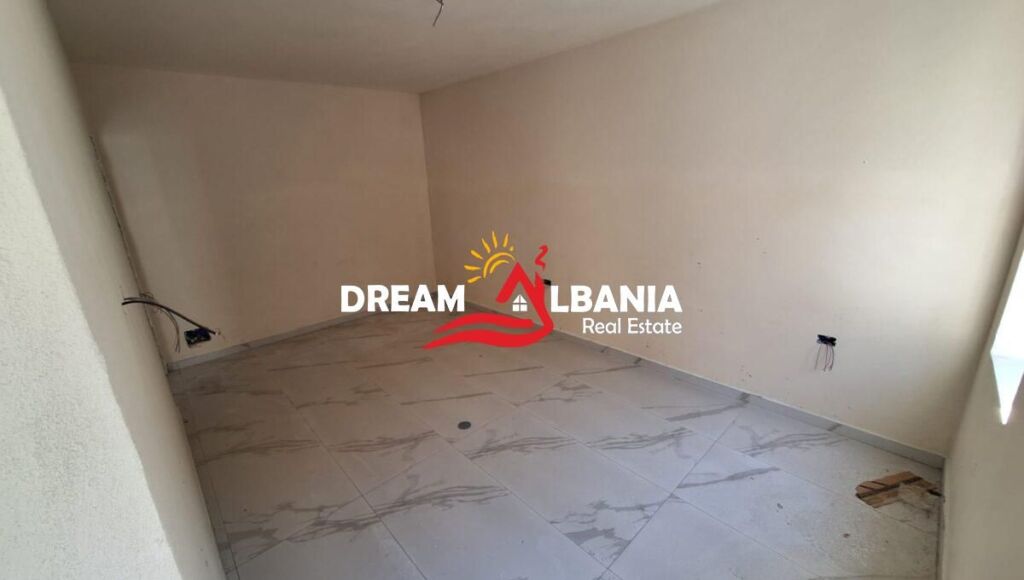 Vendesi appartamenti 1+1 vuoti Mali Robit, Golem (41111590)