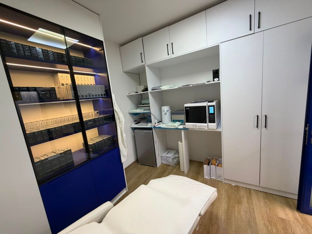 SHITET KLINIKË MJEKËSORE / ESTETIKE NË QENDËR TË TIRANËS  ID: 5248