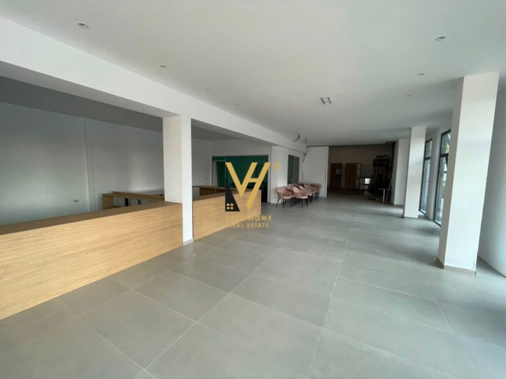 JEPET MAGAZINE 1.000 M2 ME QERA NE QAFE KASHAR 400.000 LEKE