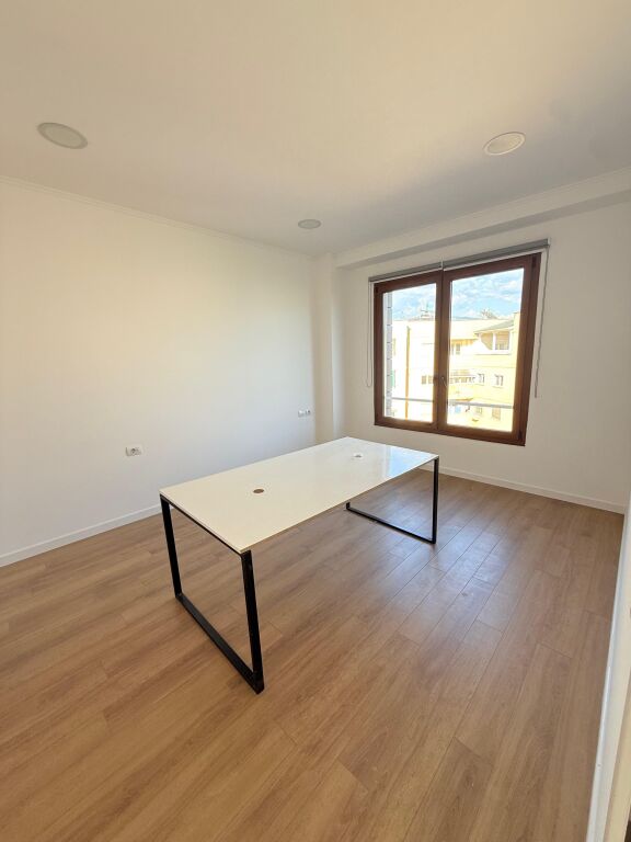 🏢 Office Space for Rent at Delijorgji Complex!