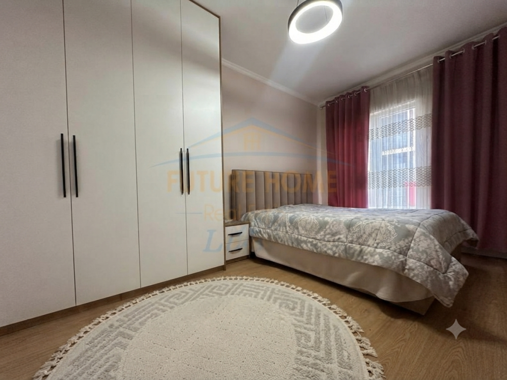 Qera, Apartament 2+1+2 Poste Parkimi,Univers City, QTU.