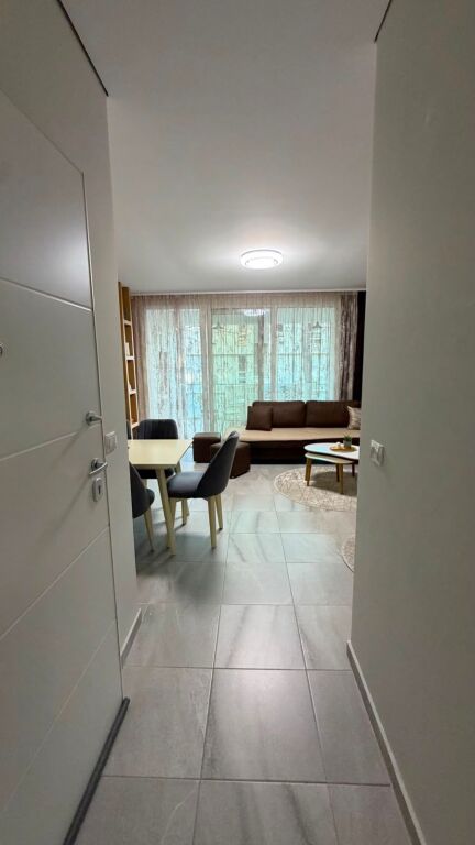 Shitet Apartament 1+1