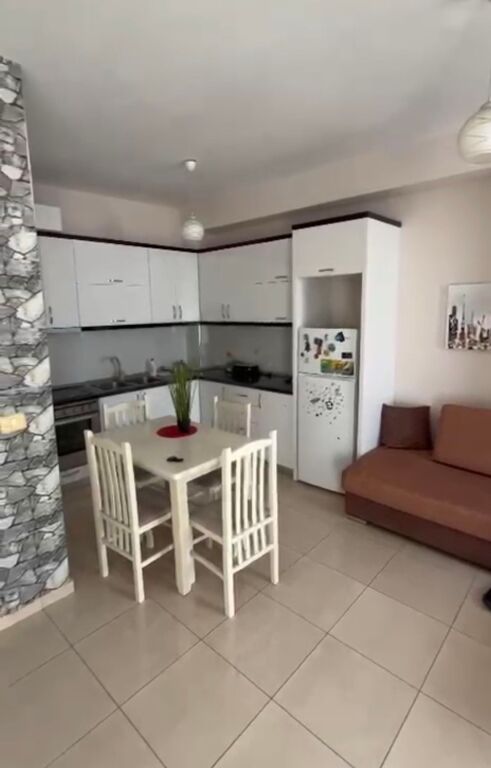 Apartament me qera 1+1 Astir