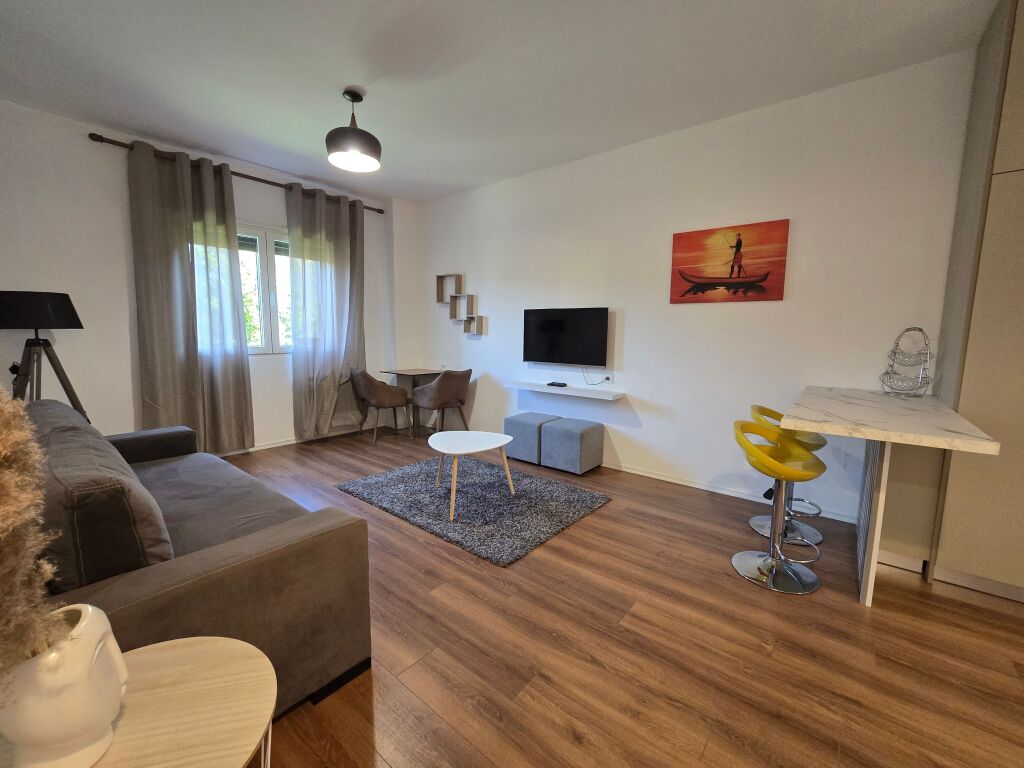Appartamento 2+1+Balcone In Affitto Nel Complesso Residenziale | Vicino a Kodra e Diellit 1