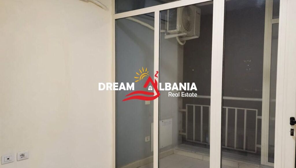 Zyre me Qera me 4 ambjente tek Pazari i Ri ne rrugen Tefta Tashko (ID 4261757)