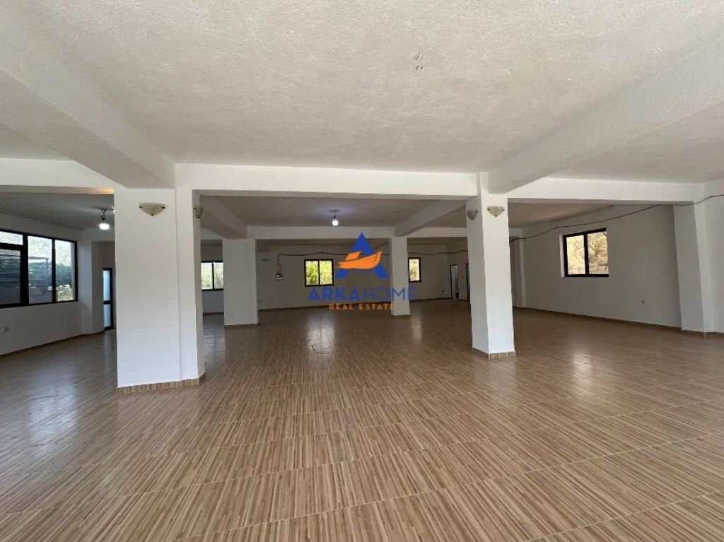BUSINESS PREMISES FOR RENT 220M2 "IN BERZHITË" 1000 EURO