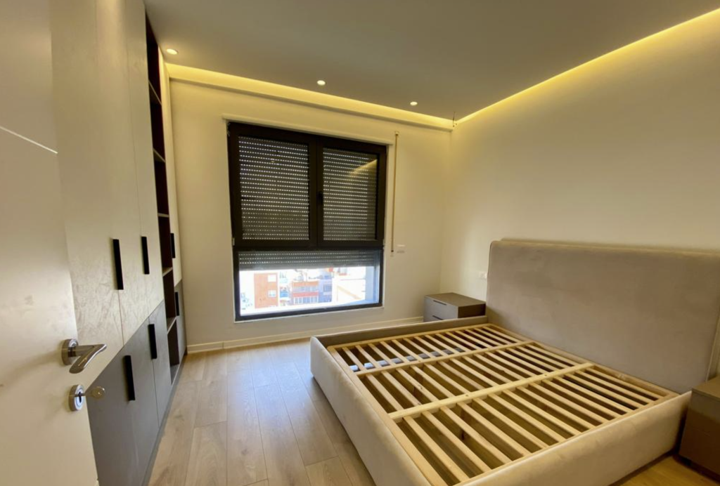 NDREGJONI BULEVARDI I RI JAPIM ME QIRA APARTAMENT 1+1+POST PARKIMI