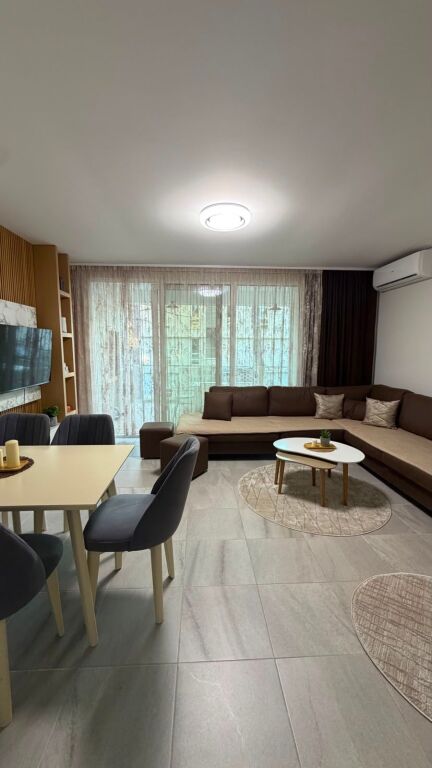 Shitet Apartament 1+1