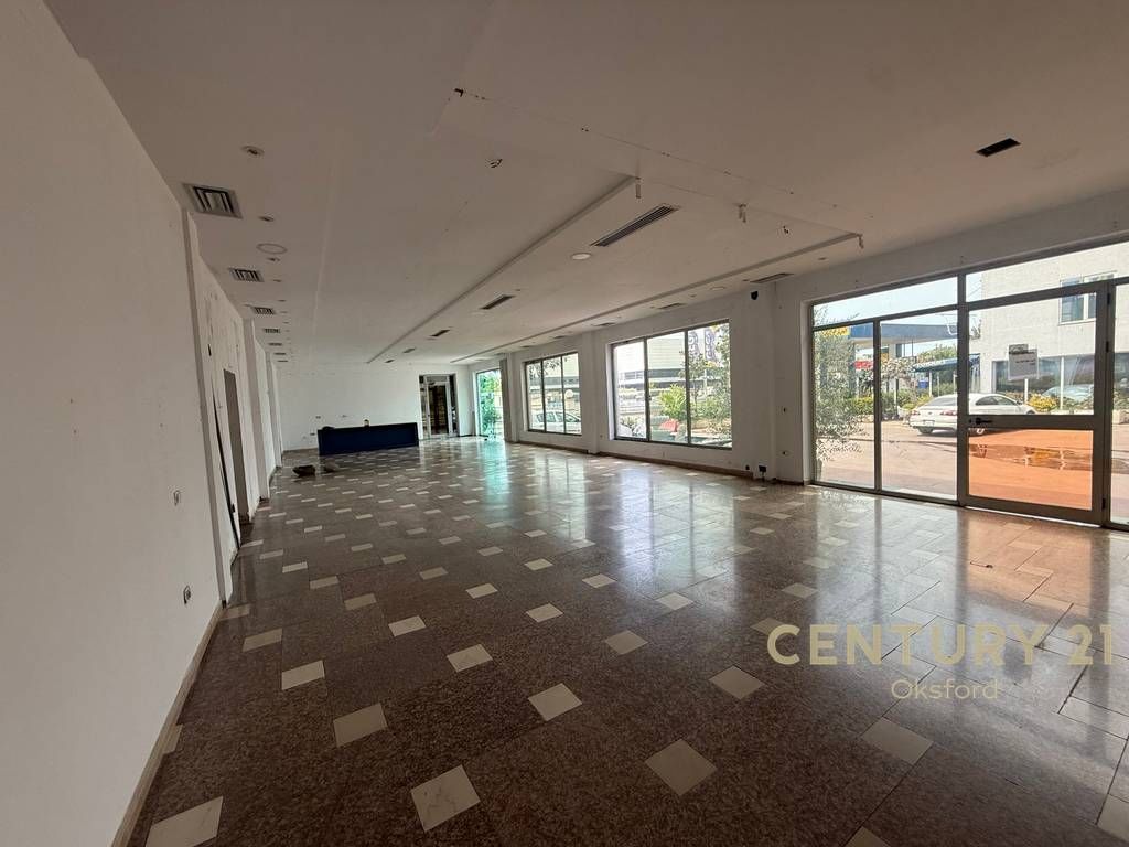 EXCLUSIVE ✨ TWO-STOREY BUILDING FOR RENT 📍 TIRANA-DURRËS HIGHWAY🏢 2,000 € /Month