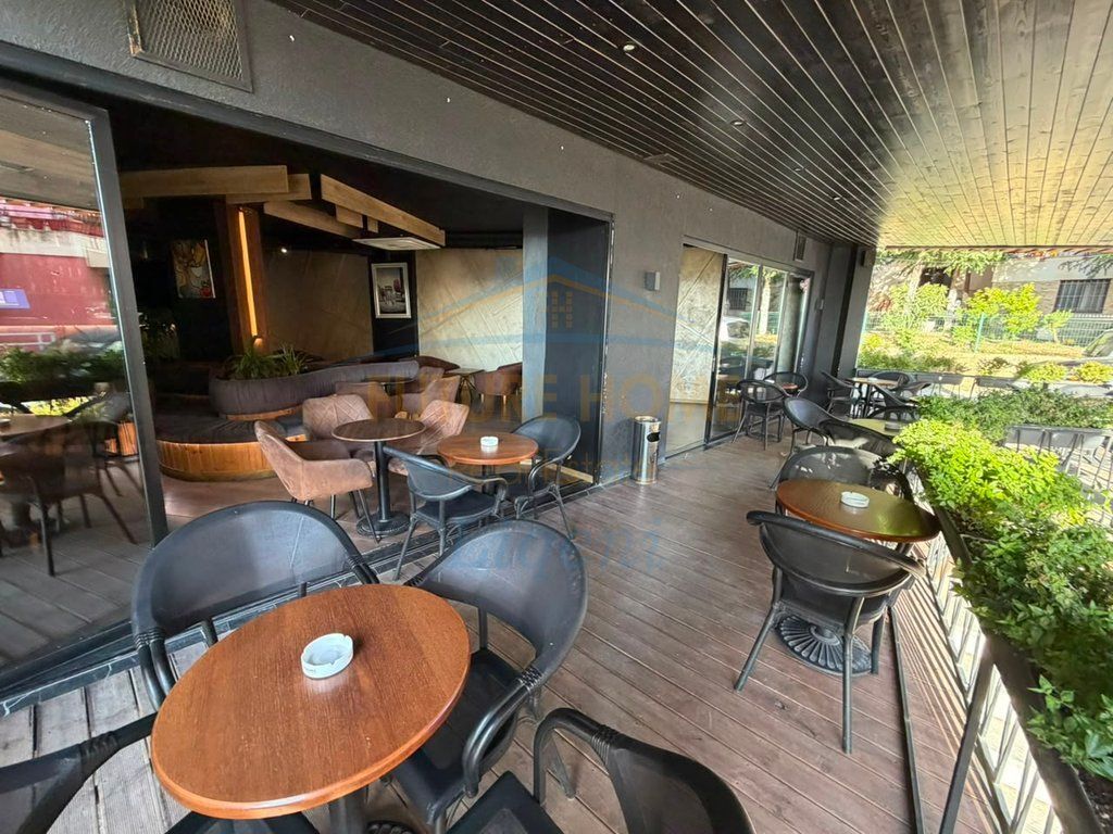State, Bar-Cafe, Fresk, Tirana.