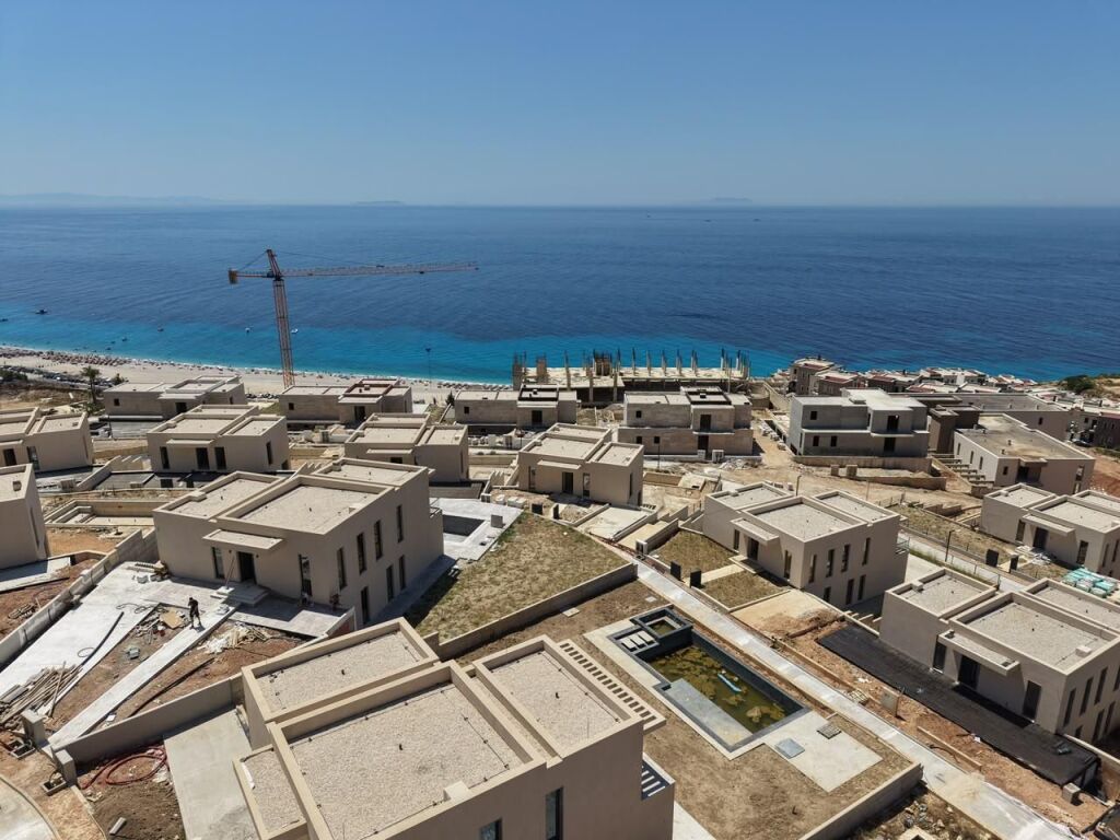 🏡 Shitet Apartament 1+1 në Jalë