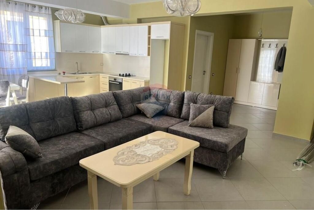 Apartment 2+1+2 for rent at Vilat Gjermane
