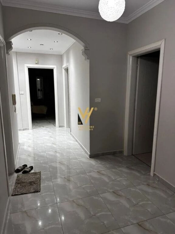 JEPET APARTAMENT 3+1+2+BLK ME QERA TE BLLOKU I VILAVE SELITE 900 EURO