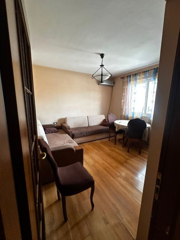 Appartamento 2+1 in affitto a Brryli / dietro la scuola Andon Zako Cajupi