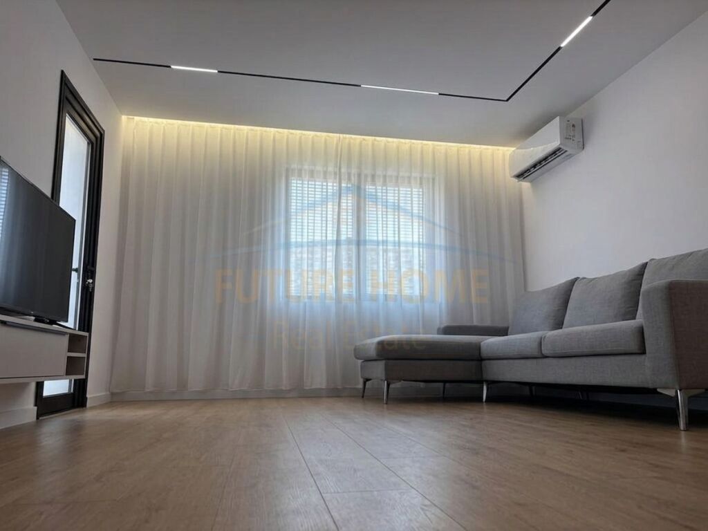 Shitet, Apartament 1+1, Rruga Asim Vokshi, Tirane .