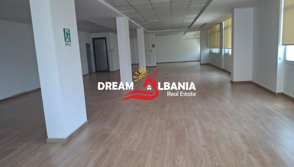 Jepet ambient biznesi me qera ne zonen e Bllokut prane Stadiumit Selman Stermasi (ID 42611545)