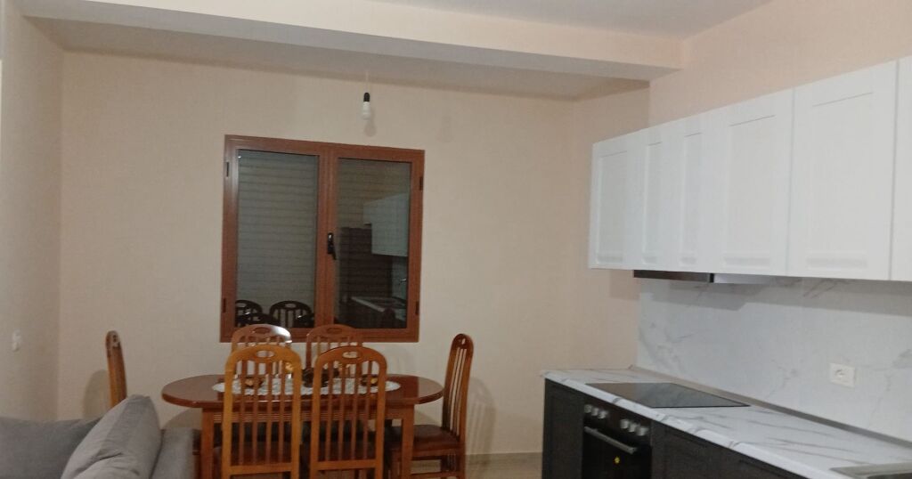 Affitto | Shtëpi private 2 + 1 | Laprakë | 500 €/mese