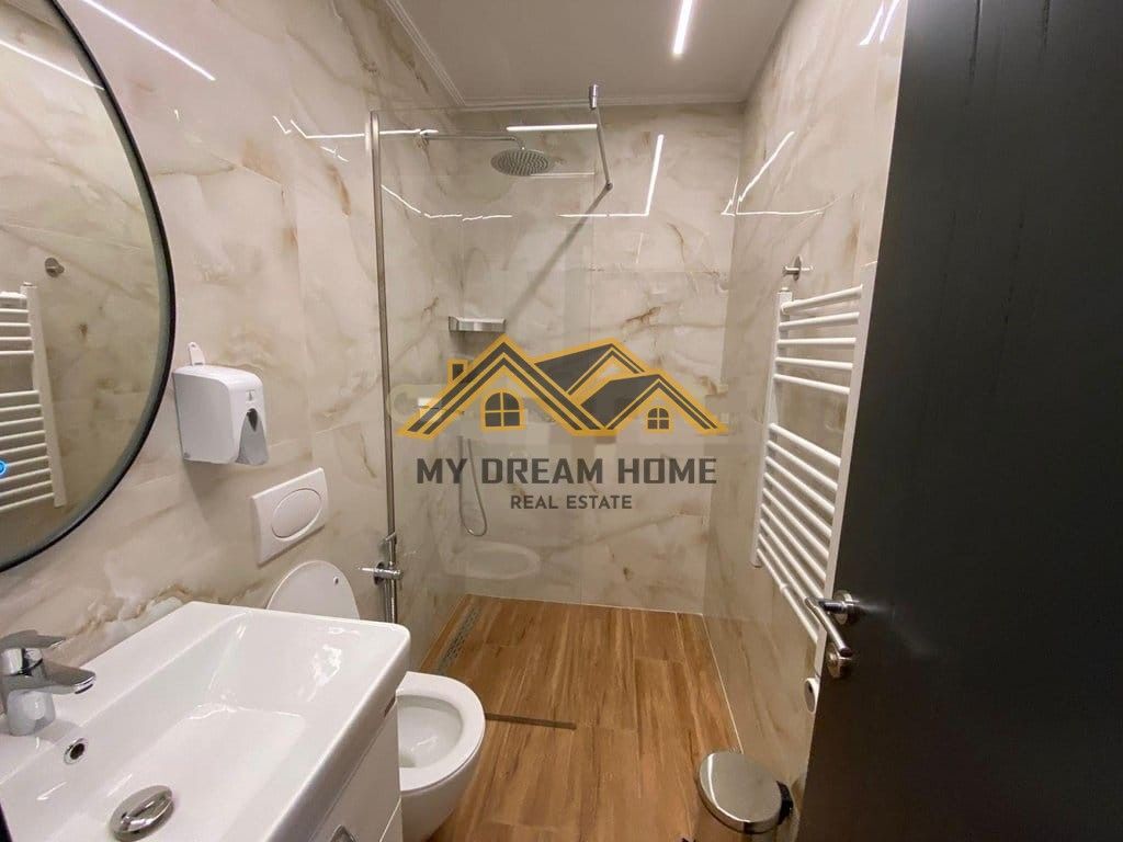 APART-HOTEL IN VENDITA SULLA SPIAGGIA RROTA E KUQE, DURRES